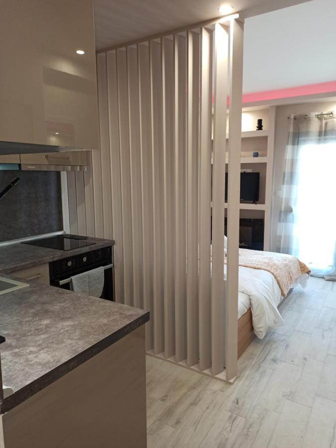 סלוניקי Minimalist Apartments W/ View מראה חיצוני תמונה